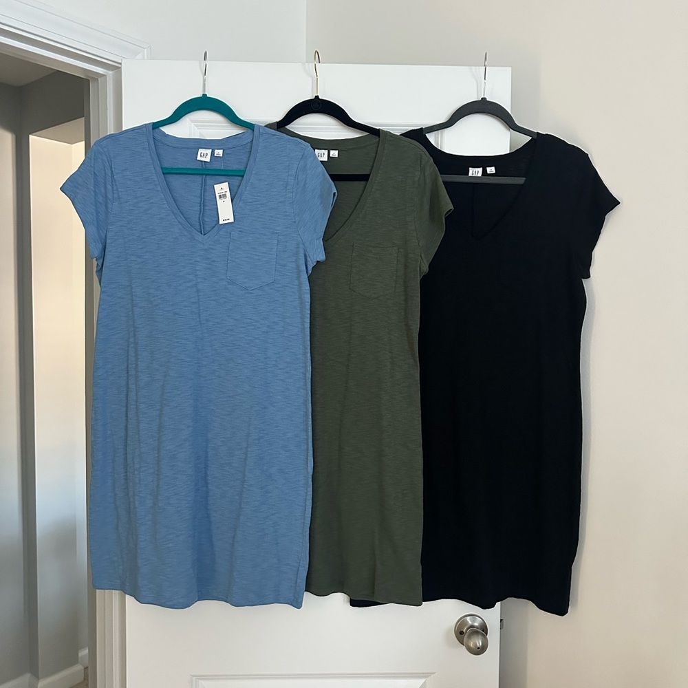 GAP V-Neck T-Shirt Dress Bundle